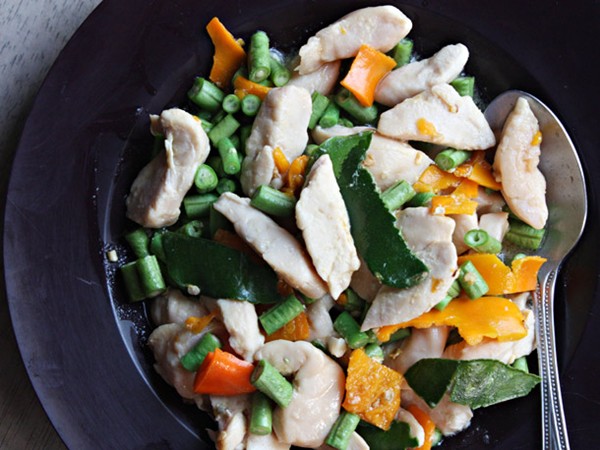 Chicken-green bean yellow chili stir-fry