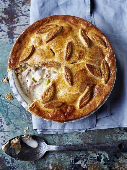 Chicken, ham & leek pie with cheesy crust