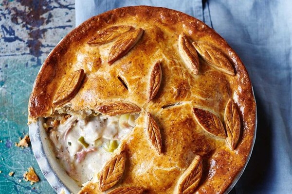 Chicken, ham & leek pie