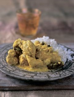 Chicken in a coconut and cashew nut sauce