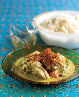 Chicken in mild coconut sauce (Opor ayam)