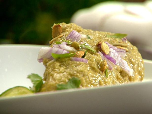 Chicken in pumpkin seed sauce