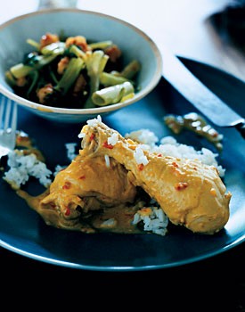 Chicken in spicy coconut sauce