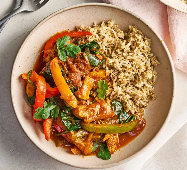 Chicken jalfrezi with spinach, brown rice & quinoa