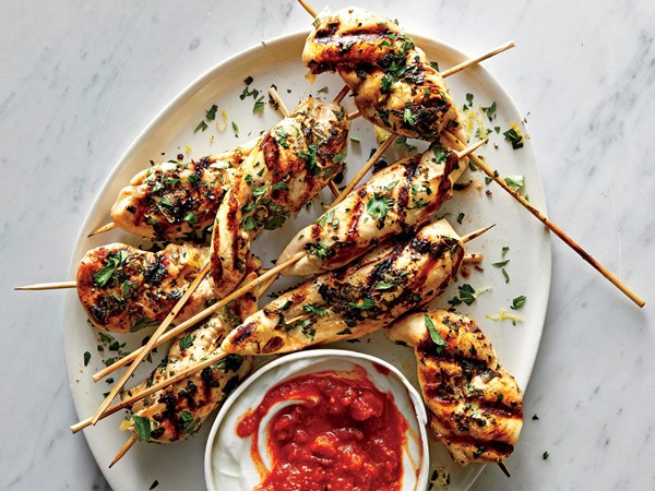 Chicken kebabs with spicy sauce