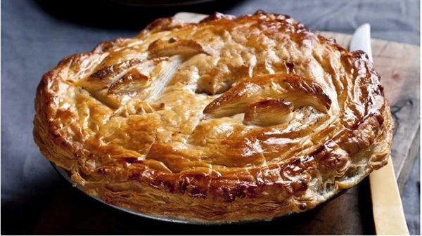 Chicken, leek & mushroom pie