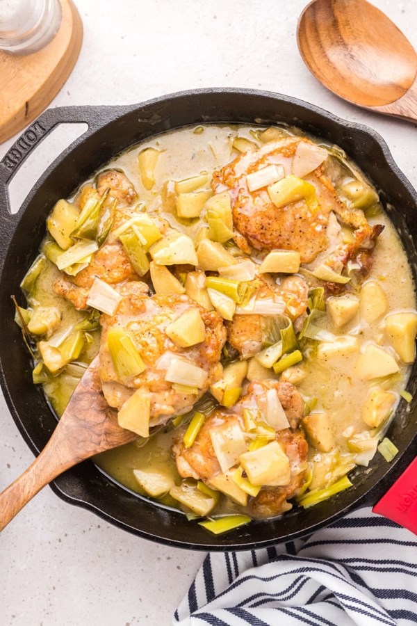 Chicken, leek and apple stew