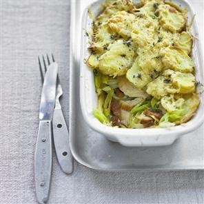 Chicken, leek and bacon bakes