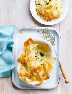 Chicken, leek and orzo pie