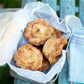 Chicken, leek and tarragon picnic pies