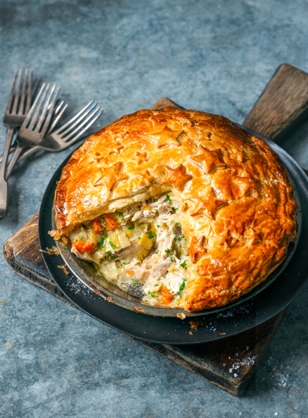 Chicken, leek and thyme pie