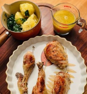 Chicken legs in vegetable stock (Les cuisses de poulet au bouillon)