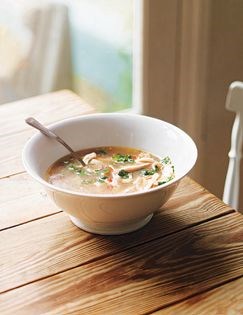 Chicken, lime & lemongrass soup