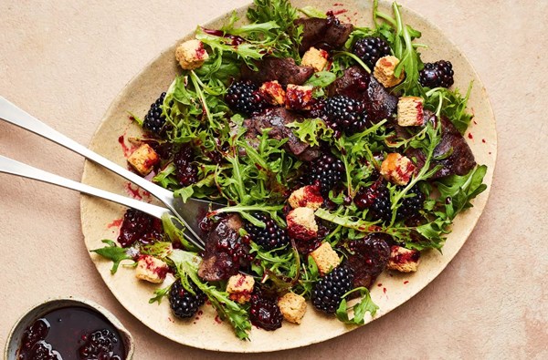 Chicken liver & blackberry salad