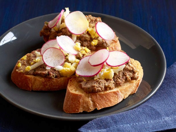 Chicken liver crostini