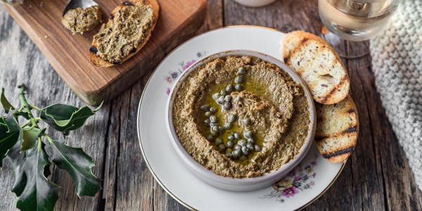 Chicken liver crostini (Crostini neri)