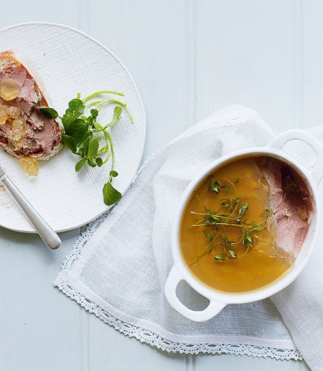 Chicken liver pâté with verjus and cider jelly