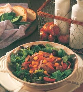 Chicken liver salad with bacon and croutons