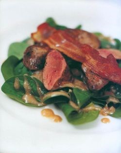 Chicken livers with a sweet spinach and bacon salad