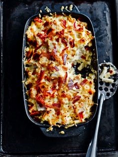 Chicken macaroni cheese with crispy pancetta