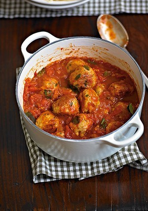 Chicken meatballs in fresh tomato sauce