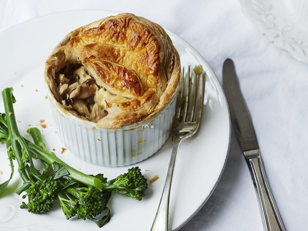 Chicken, mushroom and tarragon pie