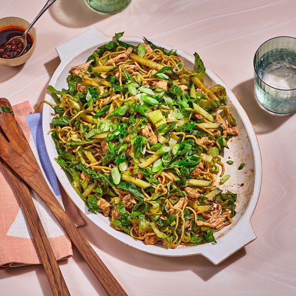 Chicken noodle salad with spicy peanut sauce