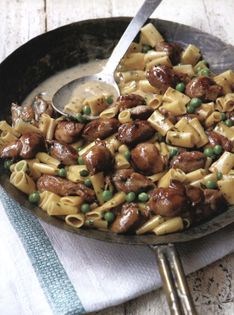 Chicken oysters sot-y-laisse with peas and macaroni