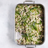 Chicken, pancetta and pea pasta bake