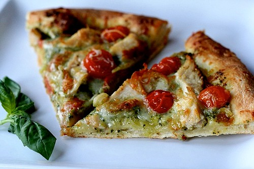 Chicken pesto pizza