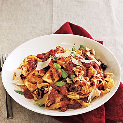 Chicken puttanesca with fettuccine