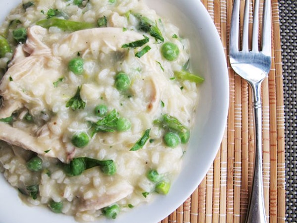 Chicken risotto with lemon, asparagus and peas