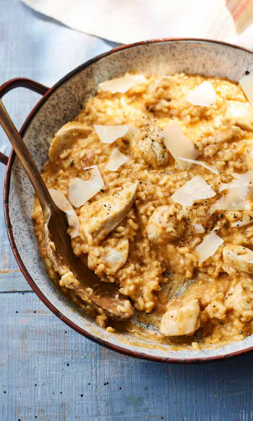 Chicken risotto with red pesto & rosemary (Risotto con pollo, pesto rosso e rosmarino)