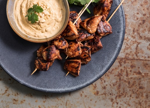 Chicken satay with peanut sauce