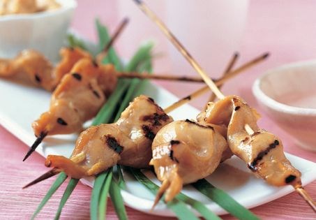 Chicken satay with peanut sauce