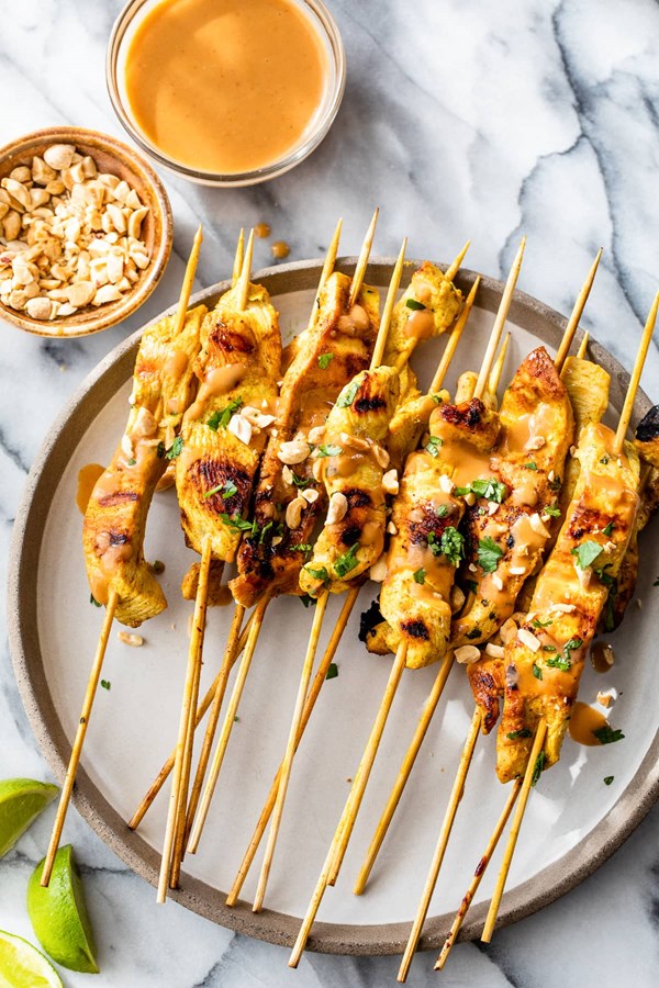 Chicken satay with spicy peanut sauce