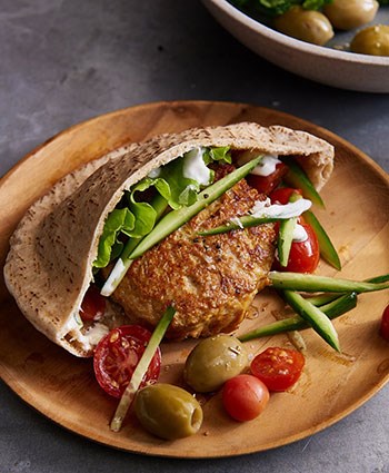 Chicken shawarma burgers
