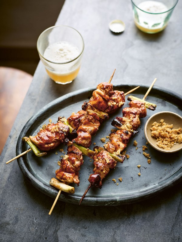 Chicken skewers with sesame chicken skin crumbs