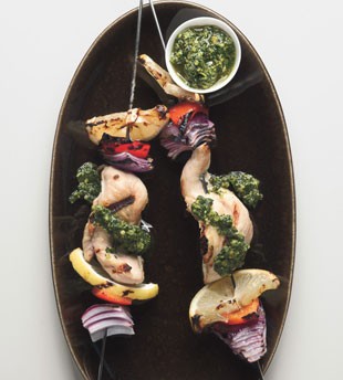 Chicken skewers with tarragon-pistachio pesto