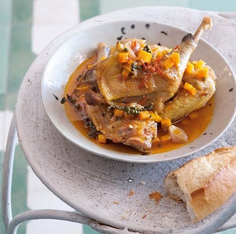 Chicken slow-braised in green pepper (Ga ham tieu xanh)