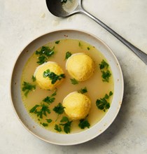 Chicken soup with matzo balls