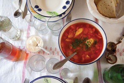 Chicken soup with semolina dumplings (Supă cu găluşte)