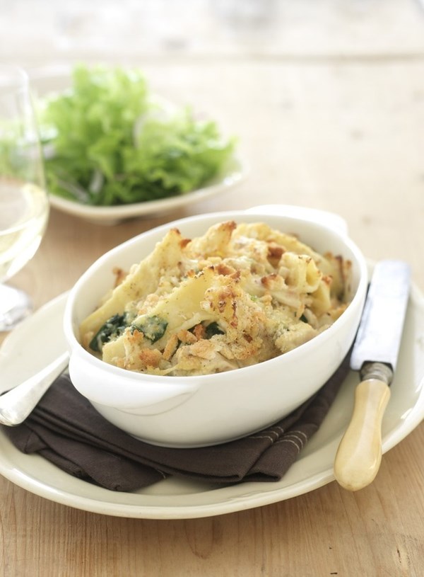 Chicken, spinach and pasta gratin