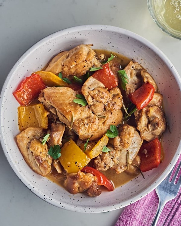 Chicken stew with peppers (Pollo ai peperoni)