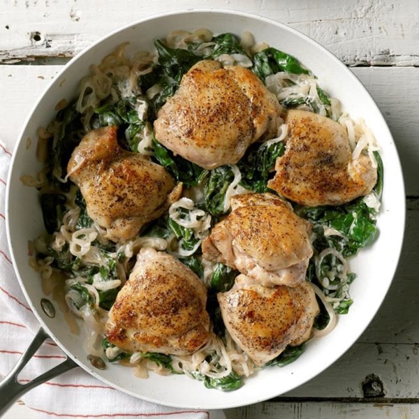 Chicken thighs with shallots & spinach
