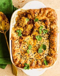 Chicken tikka masala pie