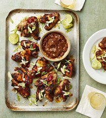 Chicken wings with banana ketchup