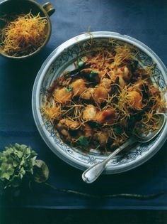 Chicken with apricots and potato straws