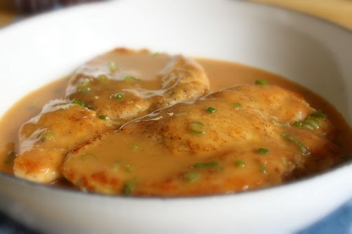 Chicken with chipotle and green onion gravy