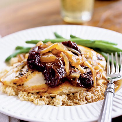Chicken with dried plums and sage